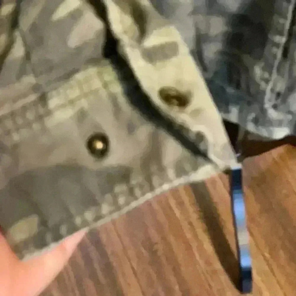 COPY - Universal Thread Camouflage Jacket in Size Medium - Picture 5 of 9
